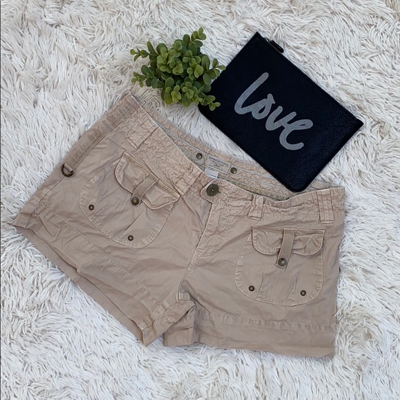 American Eagle Outfitters Pants - American Eagle Shorts 💗 Tan
